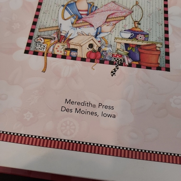 Mary Engelbreit Crafts To Decorate Your Home Hardcover Spiral 1999 First Edition - Picture 5 of 6